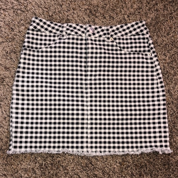 Forever 21 Dresses & Skirts - Forever 21 Gingham black checkered mini skirt